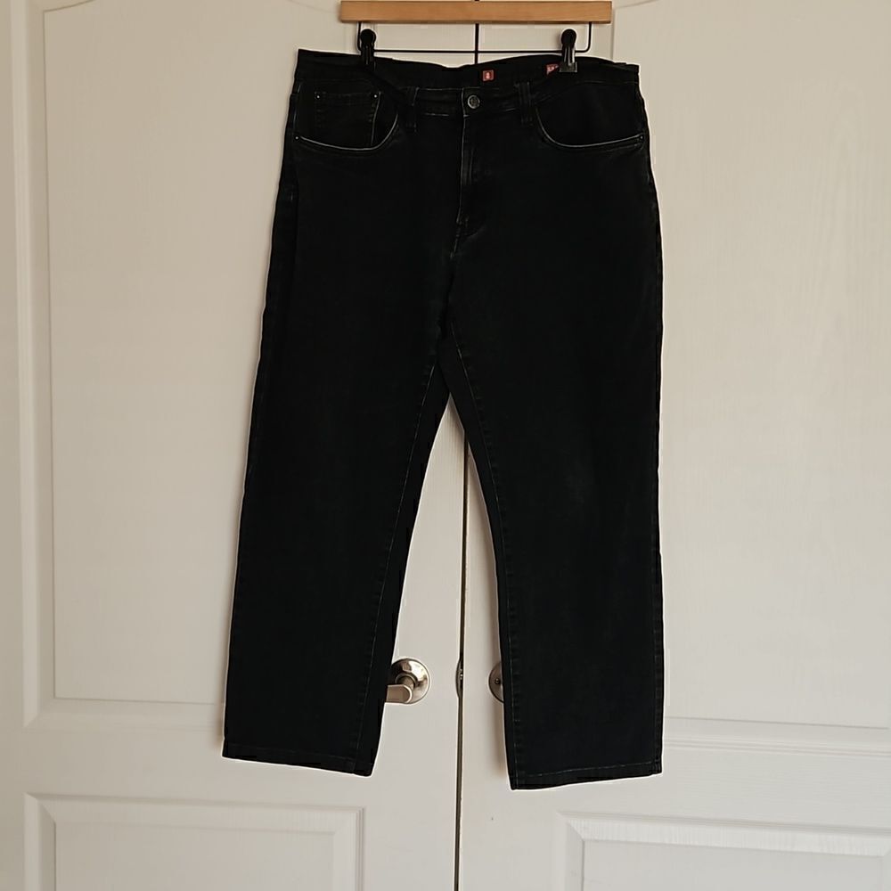 IZOD Men's Denim Jeans Slim Straight, Comfort Fit 36 × 32 Black